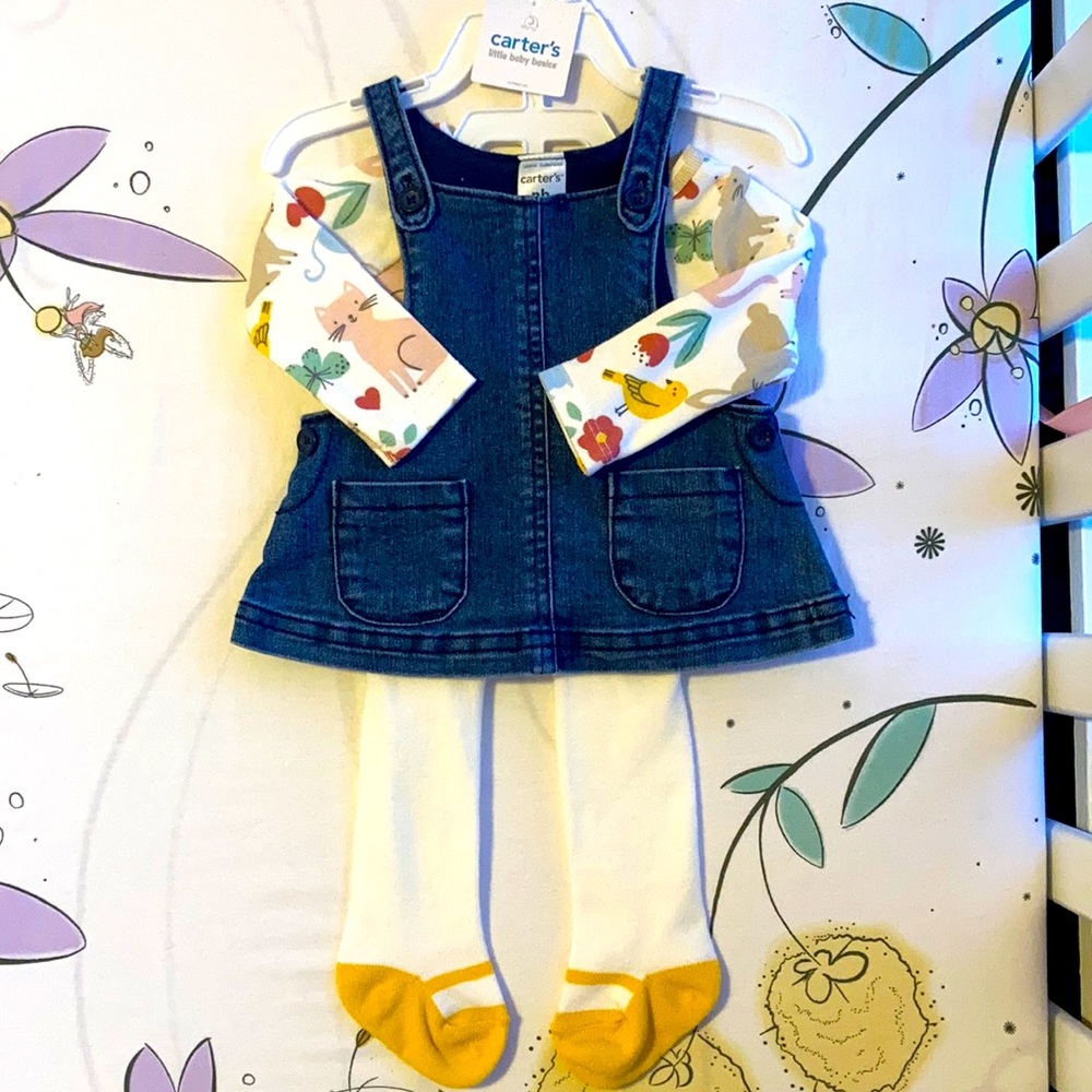 Newborn Carter’s Girls 3 piece outfit NWOT